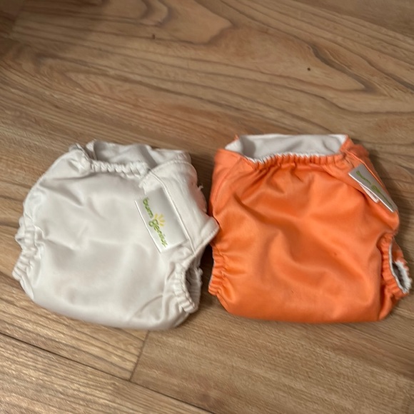 BumGenius Newborn Cloth Diapers Set of 2 - Picture 1 of 1
